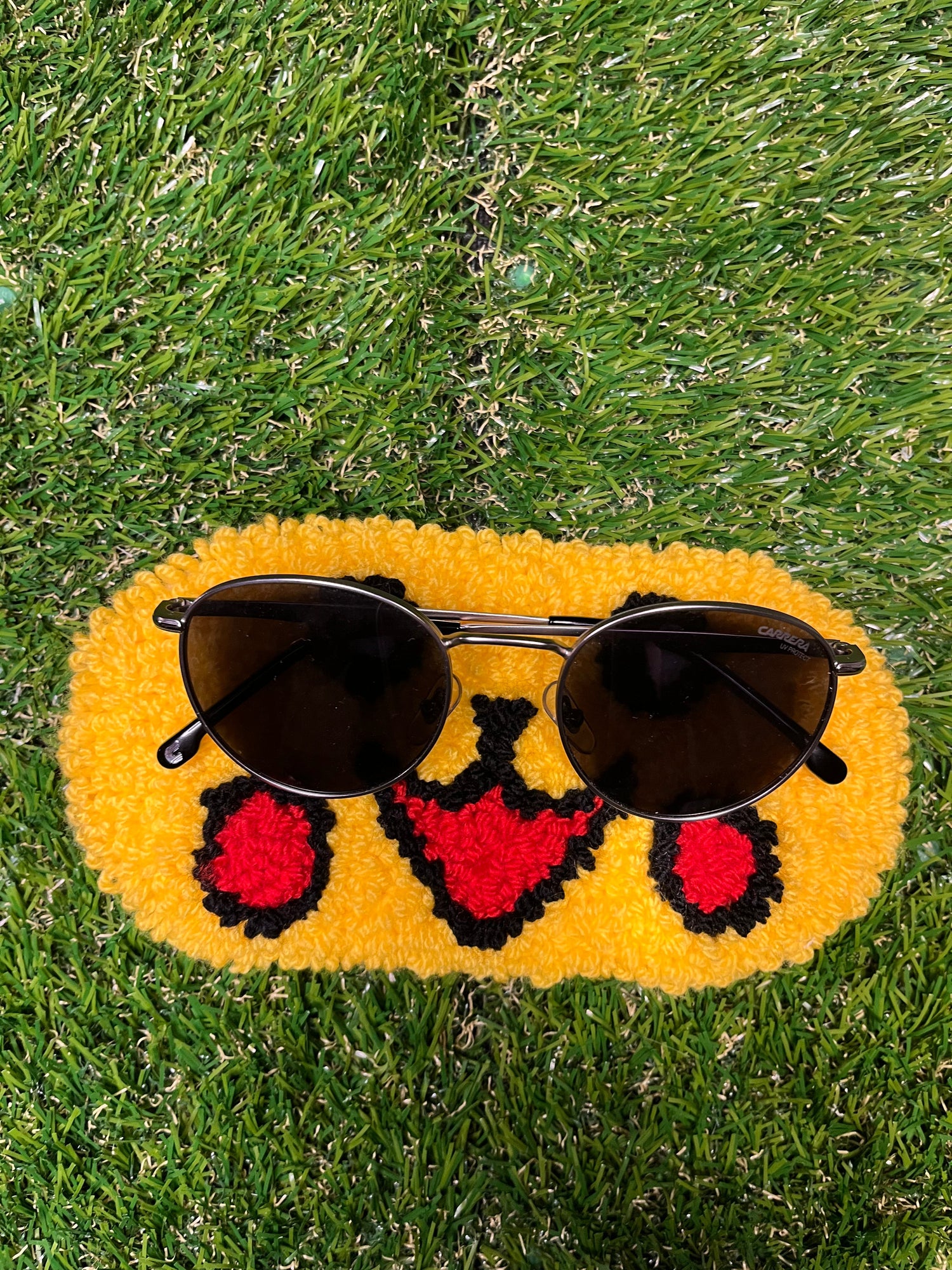Mini rugs holders (glasses/jewelry/gaming consoles)