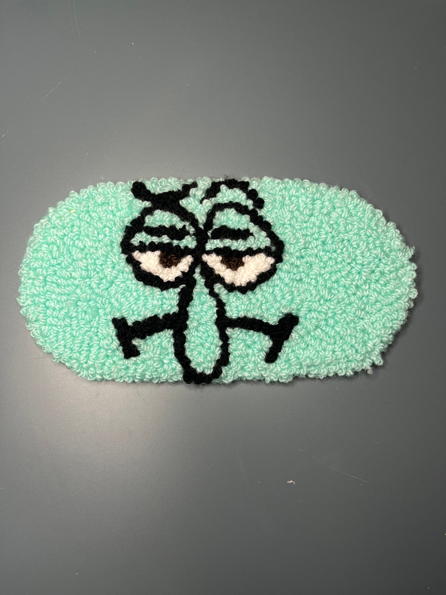 Mini rugs holders (glasses/jewelry/gaming consoles)