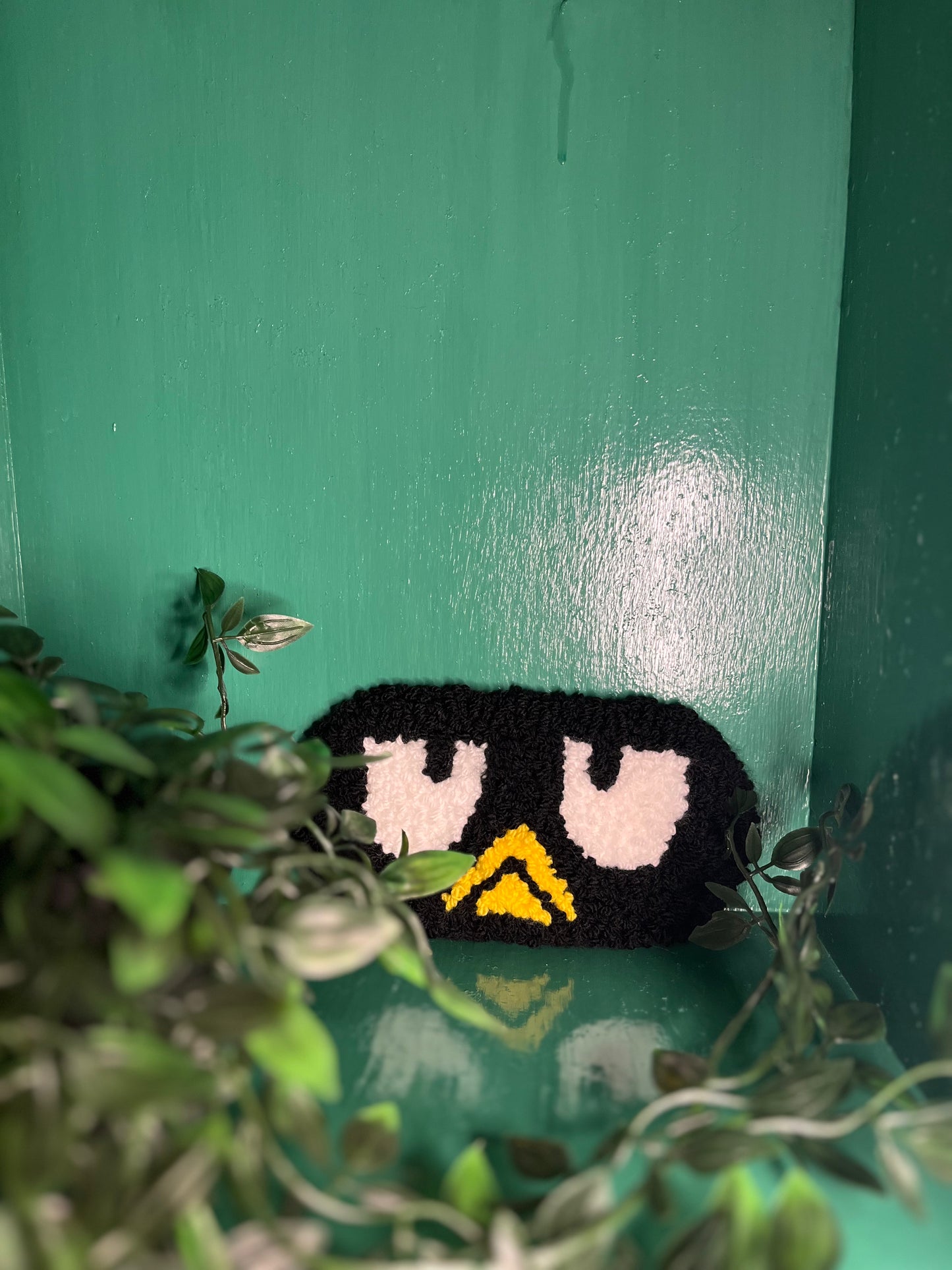 Grumpy penguin glasses/jewelry mini rug